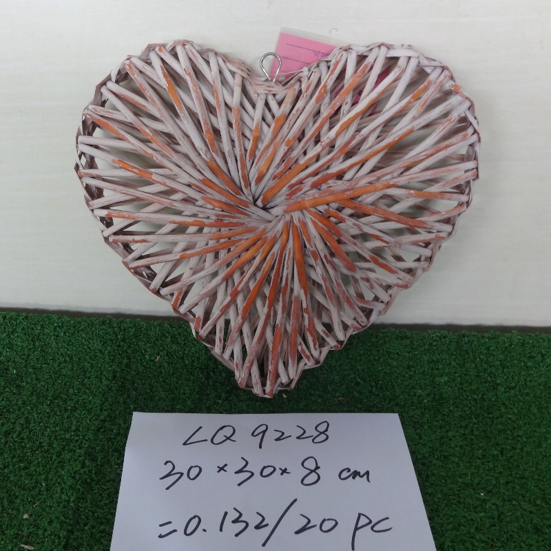 Wicker Heart-muotoiset koristeet festivaaleille